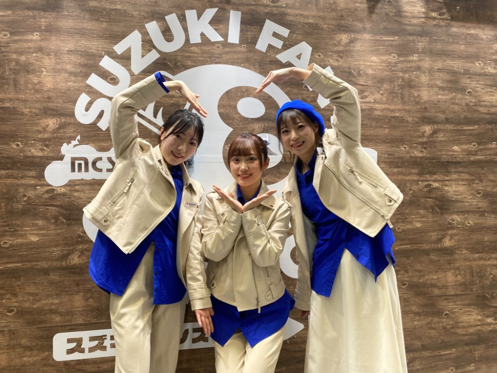 東京インフォメーションスタッフ(左より月野香花、松本ゆん、MC逢坂真希)